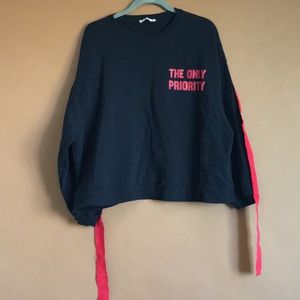 Sweater “The Only Priority” by Zara